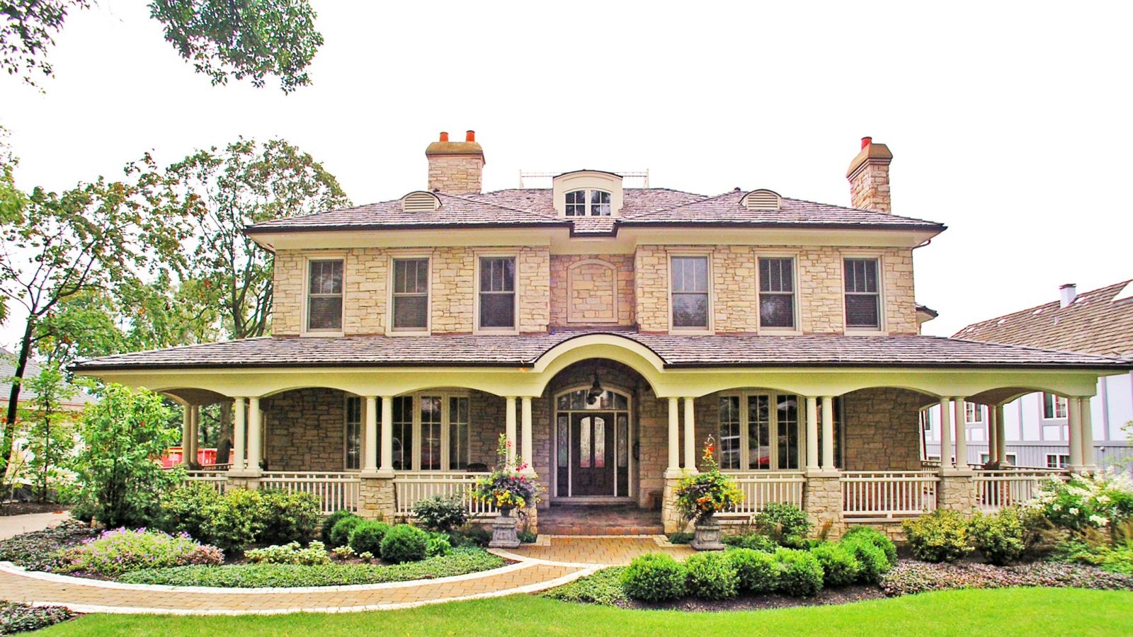 536 W Maple Exterior_crop_1000_563
